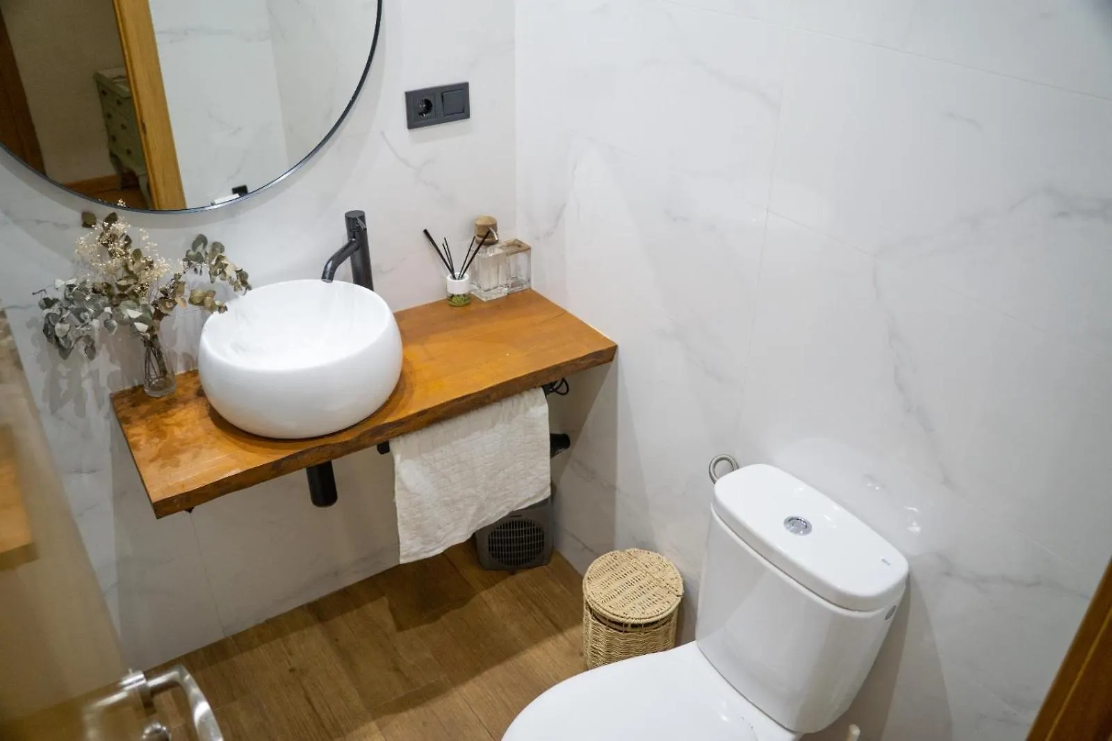 Apartamento Piso Completo Cerca De Estacion Bus, Tren Y Ferrys Santander